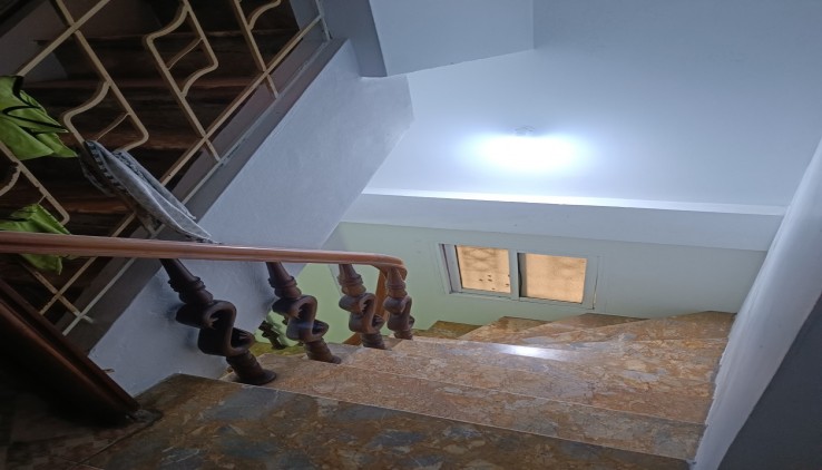 Cho thuê nhà trong ngõ 105 Bạch Mai, Hai Bà Trưng, 40m - 4tầng 6 ngủ - Giá 13 triệu, ở GĐ, KD